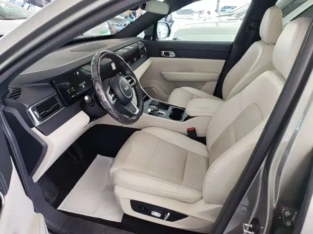 Li Auto ONE — Фото автомобиля 14