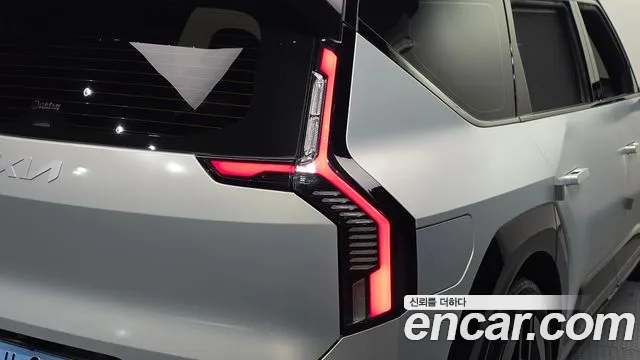 Kia EV9 — Фото автомобиля 8