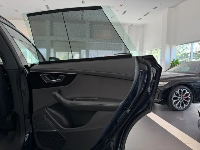 Audi Q8 — Фото автомобиля 10