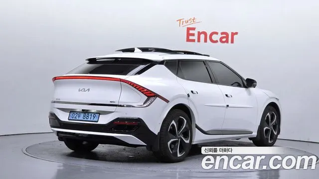 Kia EV6 — Фото автомобиля 2