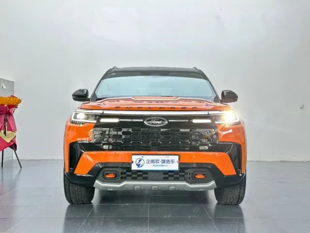 Ford Explorer — Фото автомобиля 2