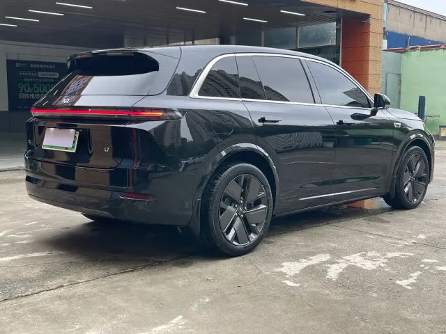 Li Auto L7 — Фото автомобиля 4