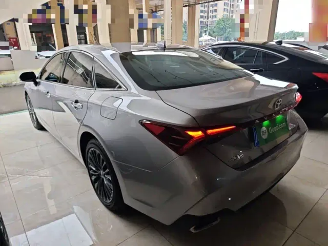 Toyota Avalon — Фото автомобиля 4
