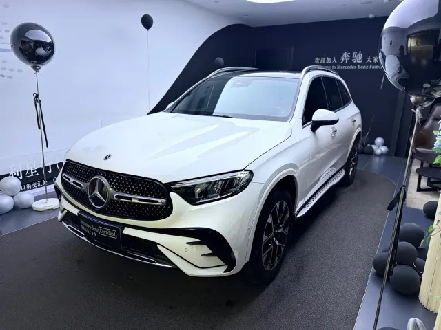 Фотография автомобиля — Mercedes-Benz GLC-Class