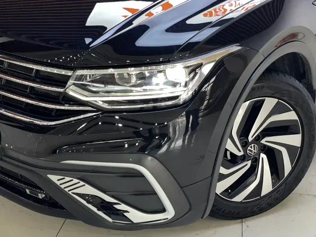 Volkswagen Tiguan L — Фото автомобиля 4