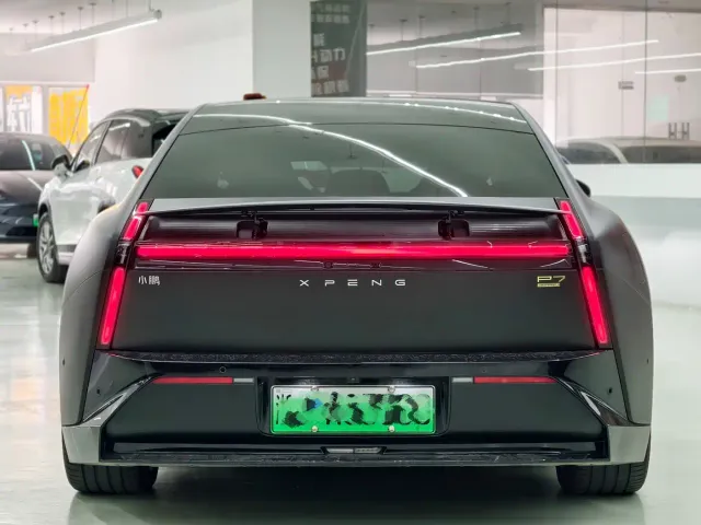Xpeng P7 — Фото автомобиля 9