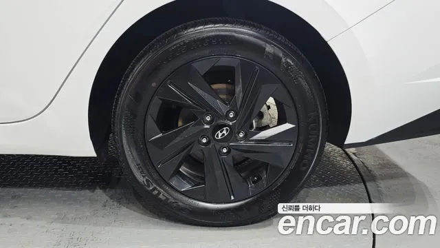 Hyundai AVANTE Avante (CN7) — Фото автомобиля 21