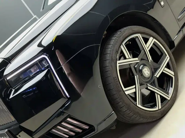 Rolls-Royce Cullinan — Фото автомобиля 3