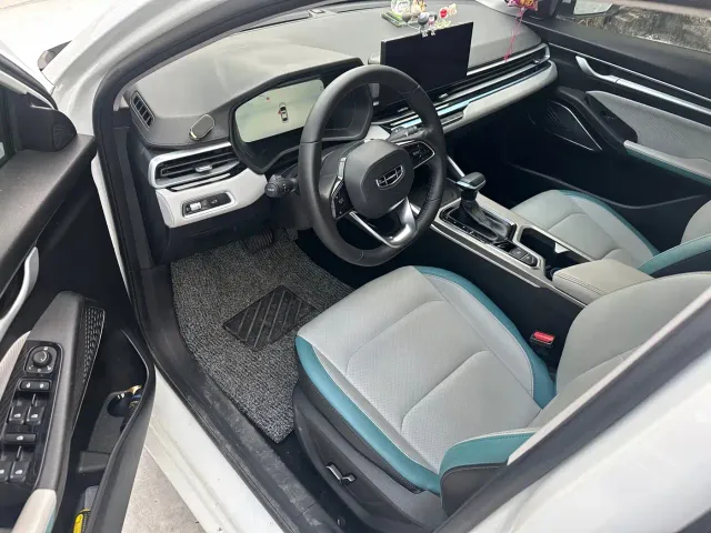 Geely Emgrand — Фото автомобиля 9