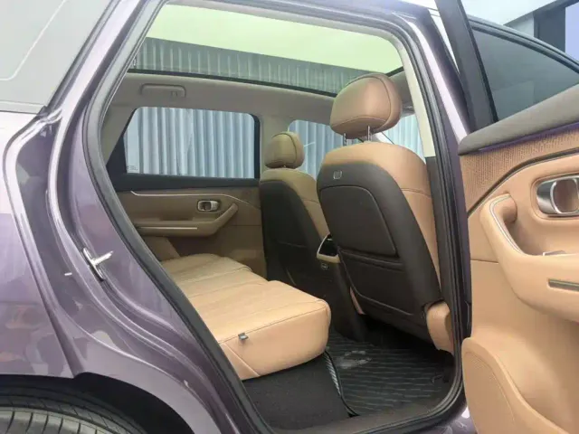 Leapmotor C10 — Фото автомобиля 15