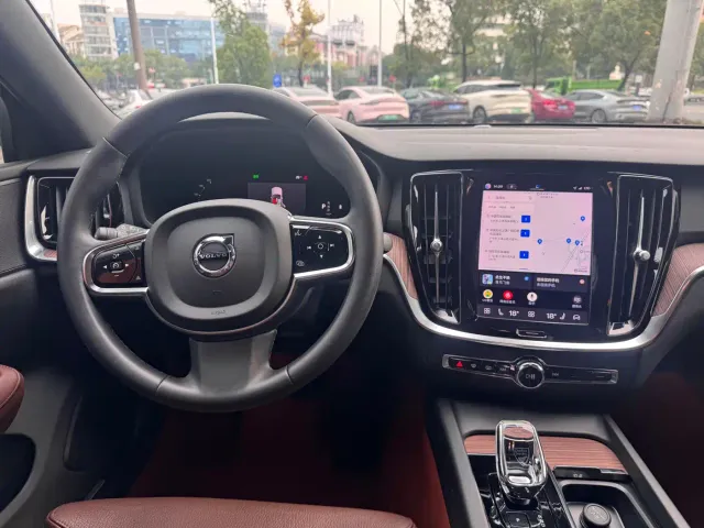 Volvo S60 — Фото автомобиля 9