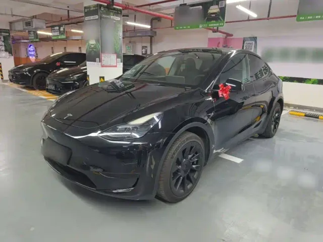 Фотография автомобиля — Tesla Model Y