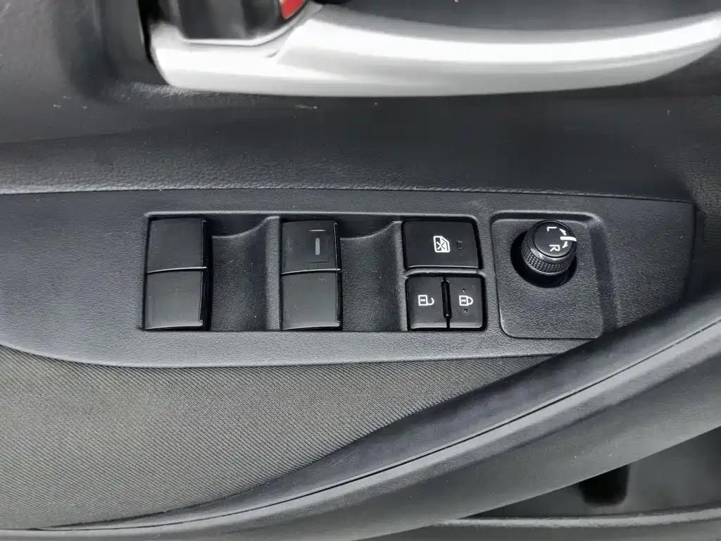 Toyota Levin 2024 Smart Hybrid 1.8L Leading Edition — Фото автомобиля 9