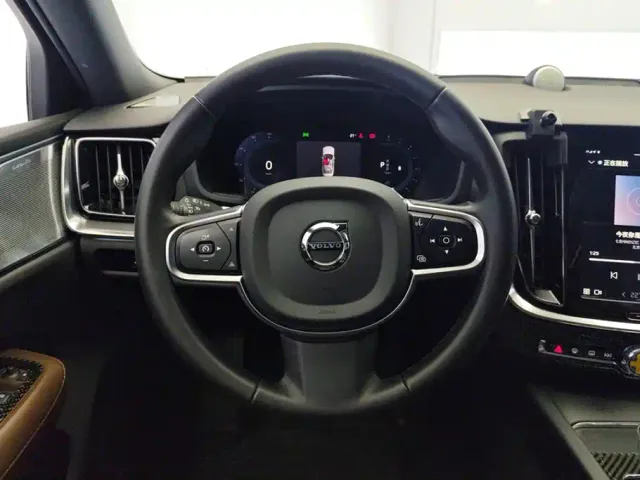 Volvo S60 — Фото автомобиля 15