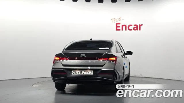 Hyundai Avante CN7 — Фото автомобиля 4