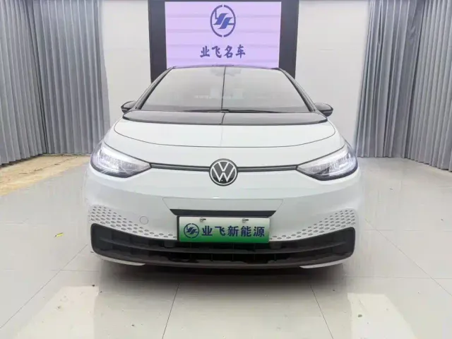 Volkswagen ID.3 — Фото автомобиля 2