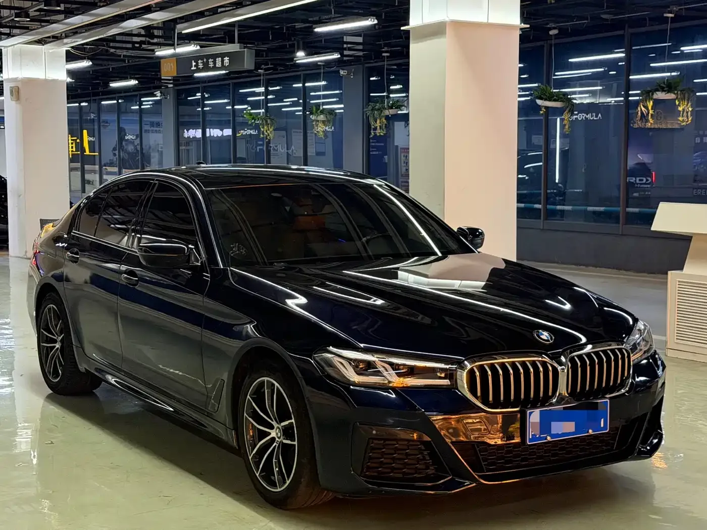 Фотография автомобиля — BMW 5 Series
