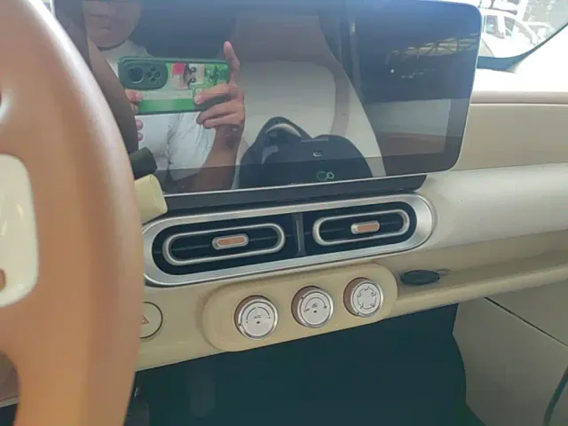 Wuling Hongguang Mini EV — Фото автомобиля 12