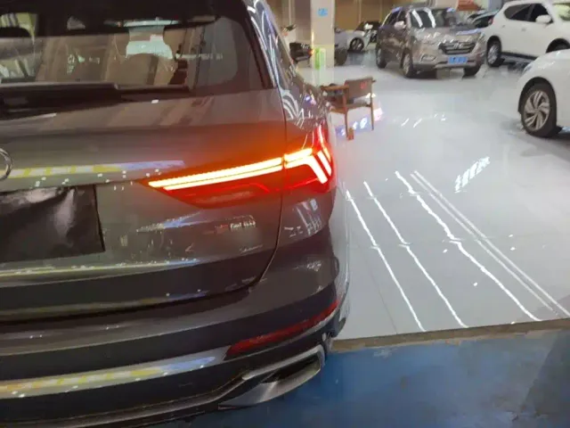 Audi Q3 — Фото автомобиля 7