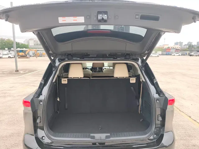 Toyota Highlander — Фото автомобиля 16