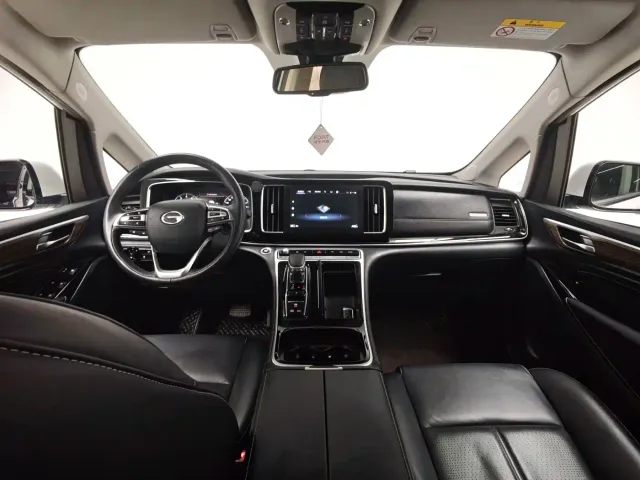 GAC Trumpchi M8 — Фото автомобиля 18