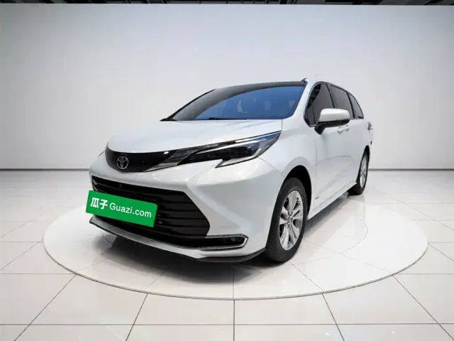 Фотография автомобиля — Toyota Sienna