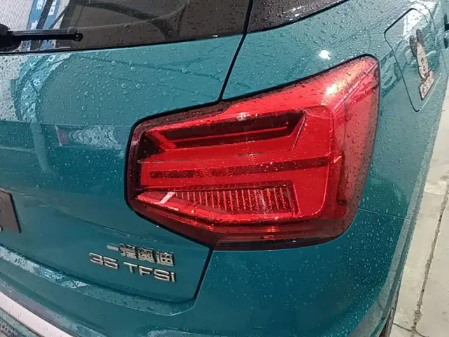 Audi Q2L — Фото автомобиля 7
