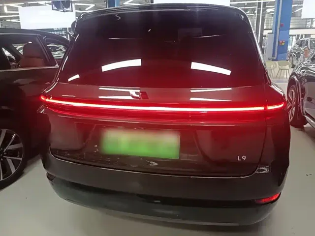 Li Auto L9 — Фото автомобиля 5