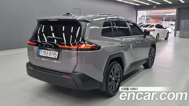 Toyota RAV4 — Фото автомобиля 3
