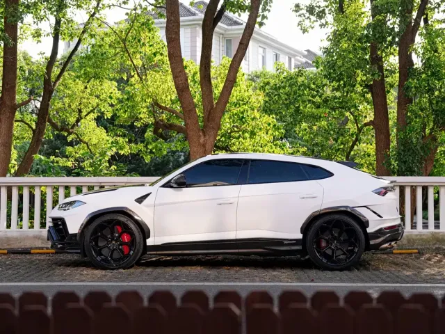 Lamborghini Urus — Фото автомобиля 20