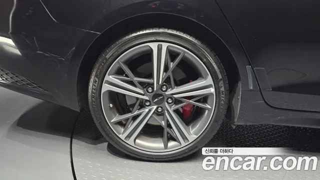 Genesis G70 — Фото автомобиля 3