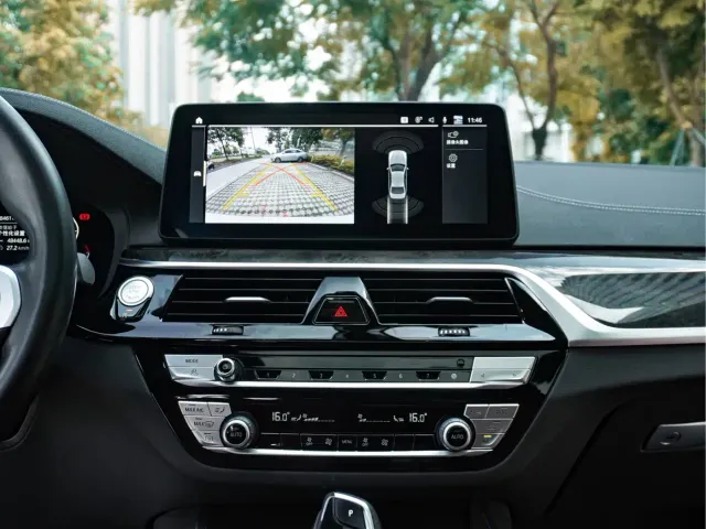 BMW 5 Series — Фото автомобиля 22