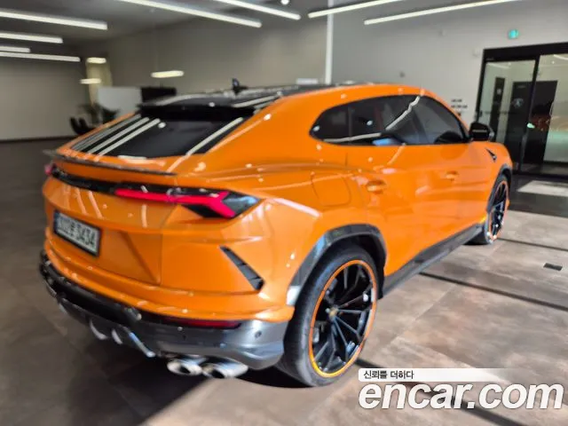 Lamborghini Urus — Фото автомобиля 7