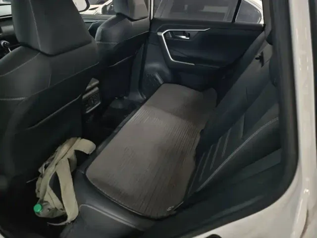 Toyota RAV4 — Фото автомобиля 16