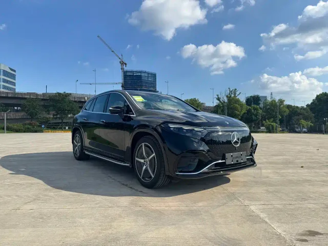 Mercedes-Benz EQS SUV — Фото автомобиля 3