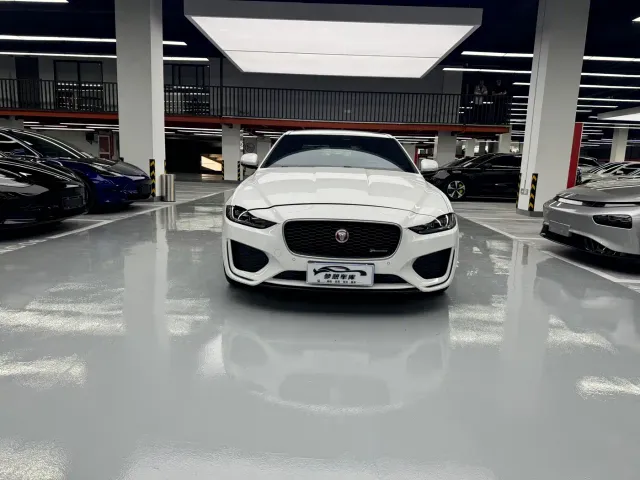 Jaguar XEL — Фото автомобиля 2