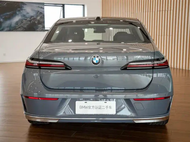 BMW 7 Series — Фото автомобиля 7