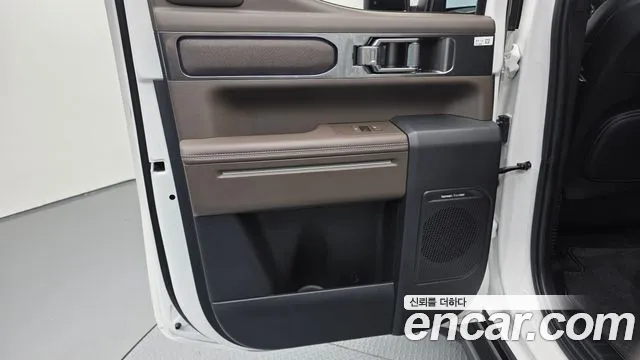Kia Tasman Tasman 2.5T Бензин 2WD — Фото автомобиля 7