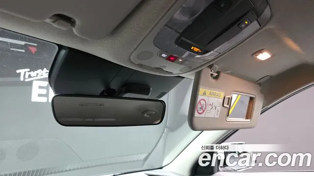 Kia Niro — Фото автомобиля 25
