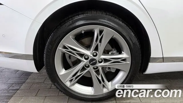 Genesis G90 Бензин 3.5 турбо AWD — Фото автомобиля 5