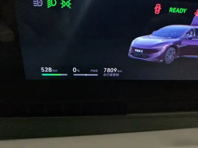 Avatr Avatr 12 2025 Ultra Pure Electric AWD — Фото автомобиля 8