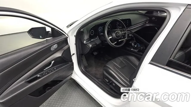 Hyundai AVANTE Avante (CN7) — Фото автомобиля 10