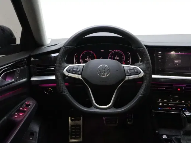Volkswagen Passat — Фото автомобиля 15