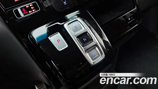 Hyundai Staria Staria 4WD Lounge 7 мест — Фото автомобиля 9
