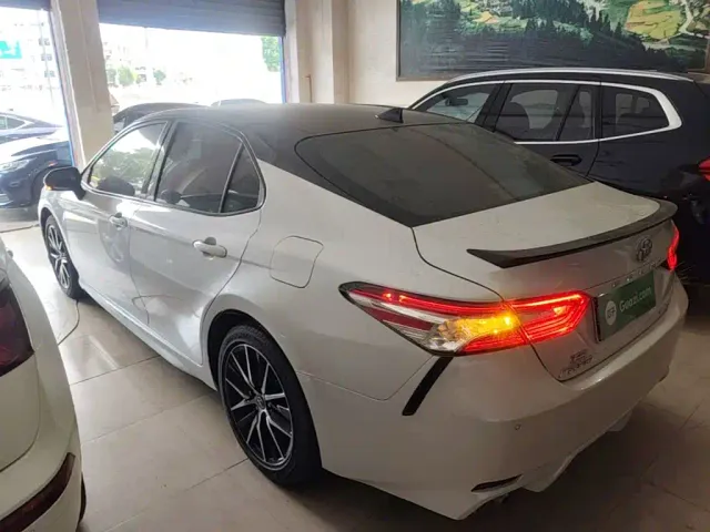 Toyota Camry — Фото автомобиля 4