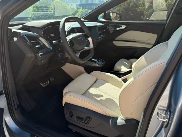 Audi Q4 e-tron — Фото автомобиля 11