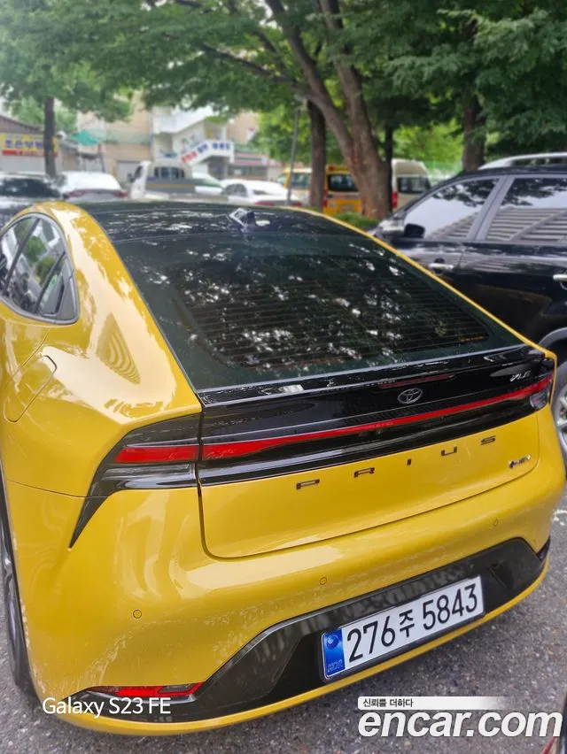 Toyota Prius — Фото автомобиля 2