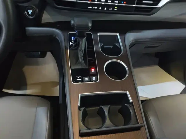 Toyota Granvia — Фото автомобиля 13
