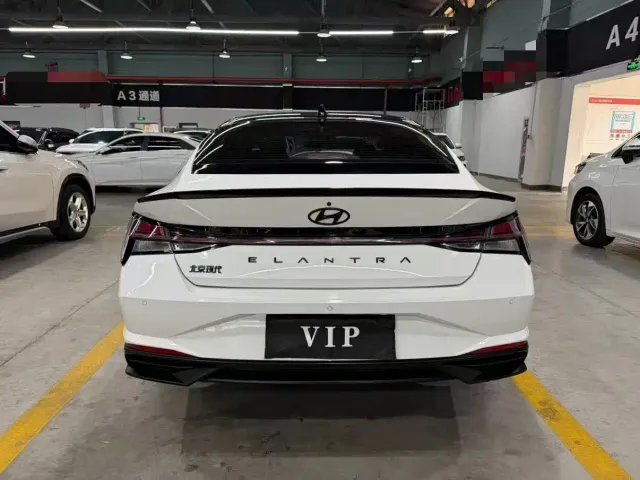 Hyundai Elantra — Фото автомобиля 13