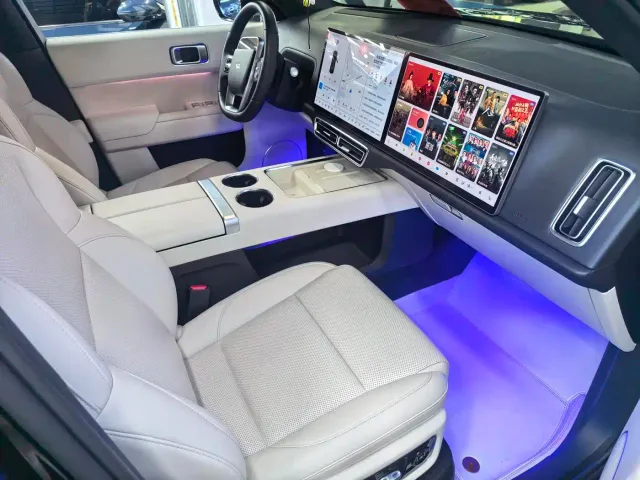 Li Auto L8 — Фото автомобиля 8